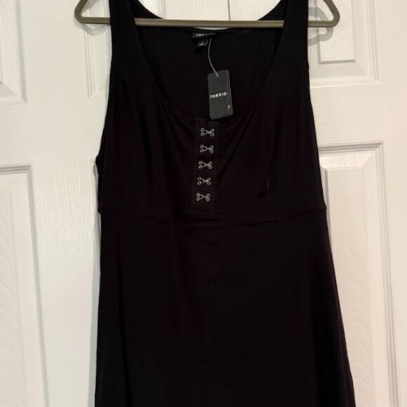Torrid Black Sleeveless Tunic Top Size 1 Hook Front NWT - Picture 4 of 6
